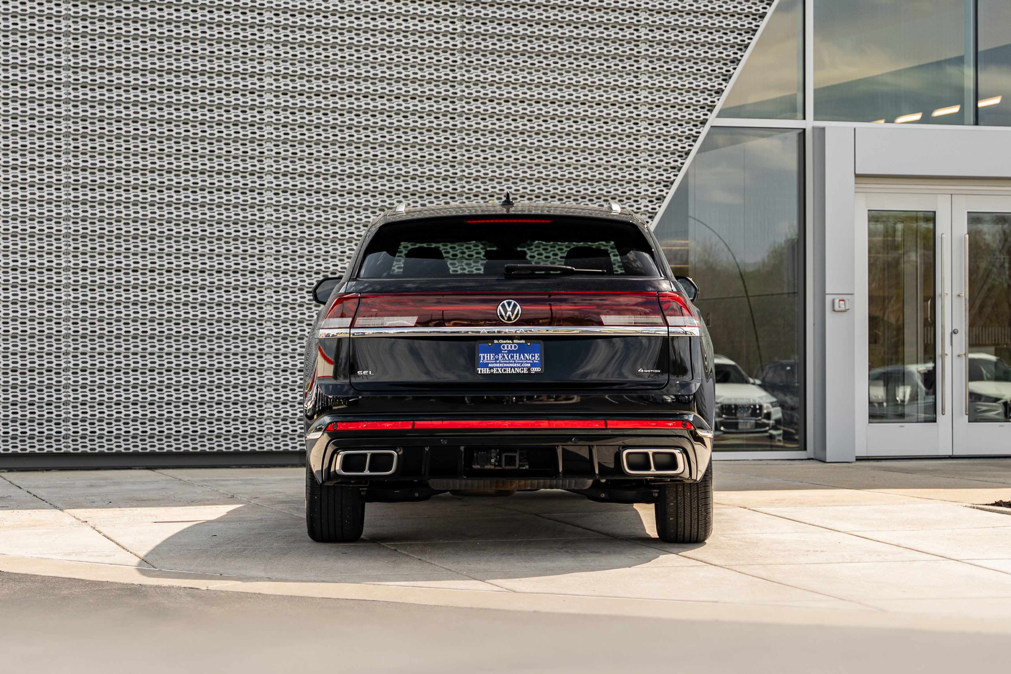 Used 2024 Volkswagen Atlas Cross Sport SEL R-Line AWD/4WD image 29
