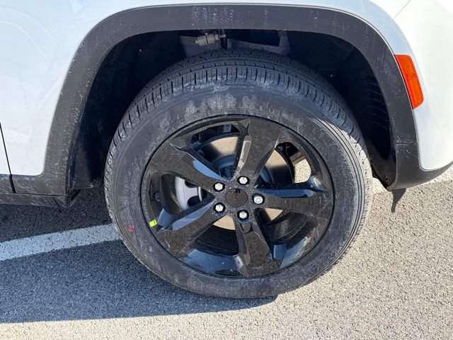New 2026 Jeep Grand Cherokee Limited w/ Limited Altitude Package AWD/4WD image 11