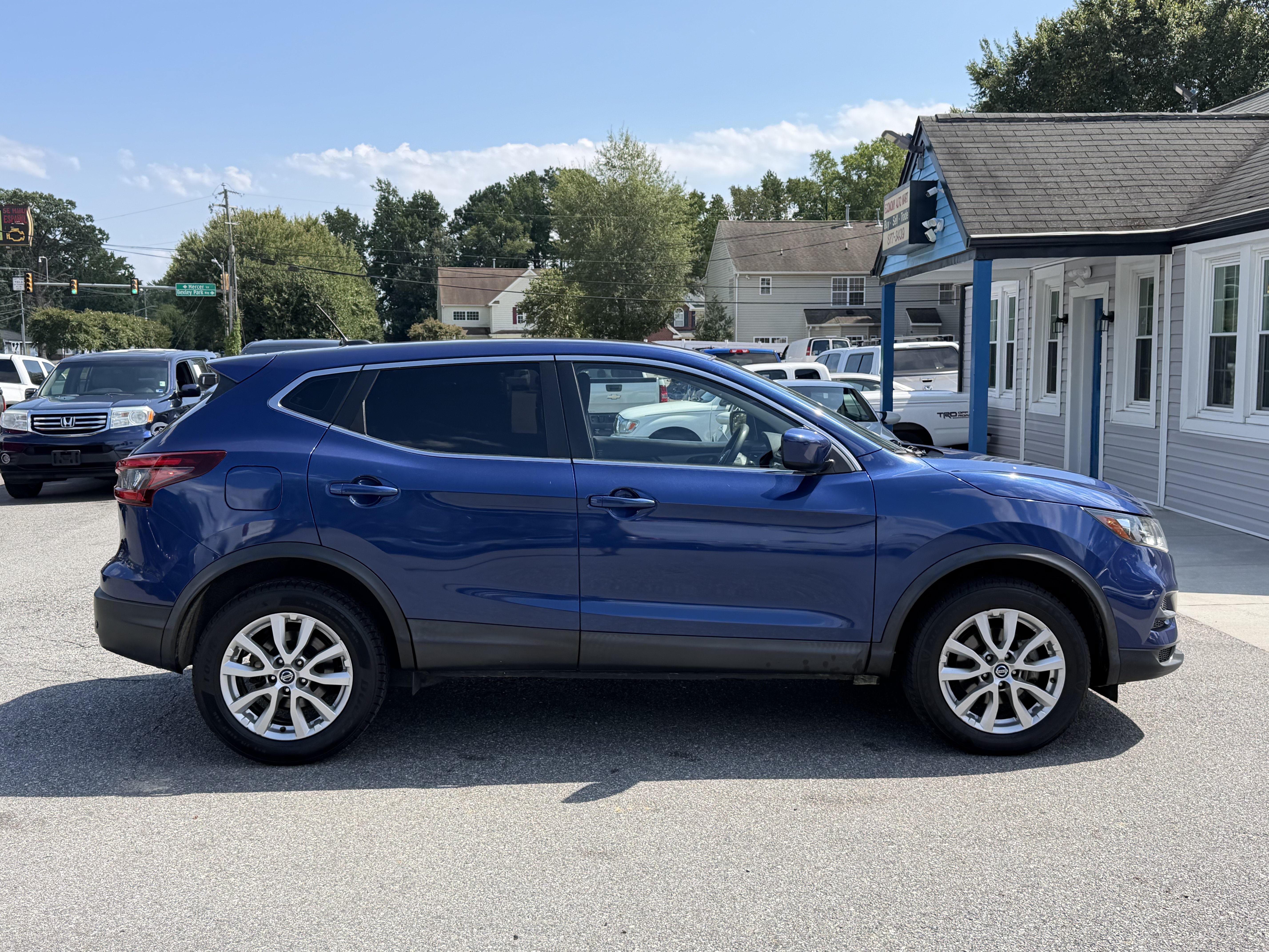 Used 2021 Nissan Rogue Sport S FWD image 4