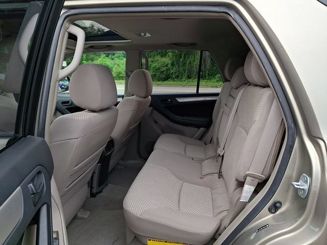 Used 2007 Toyota 4Runner SR5 AWD/4WD image 10