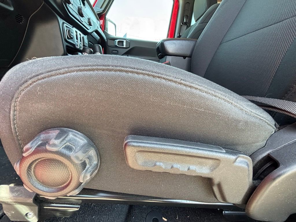 Used 2021 Jeep Wrangler Sport image 11