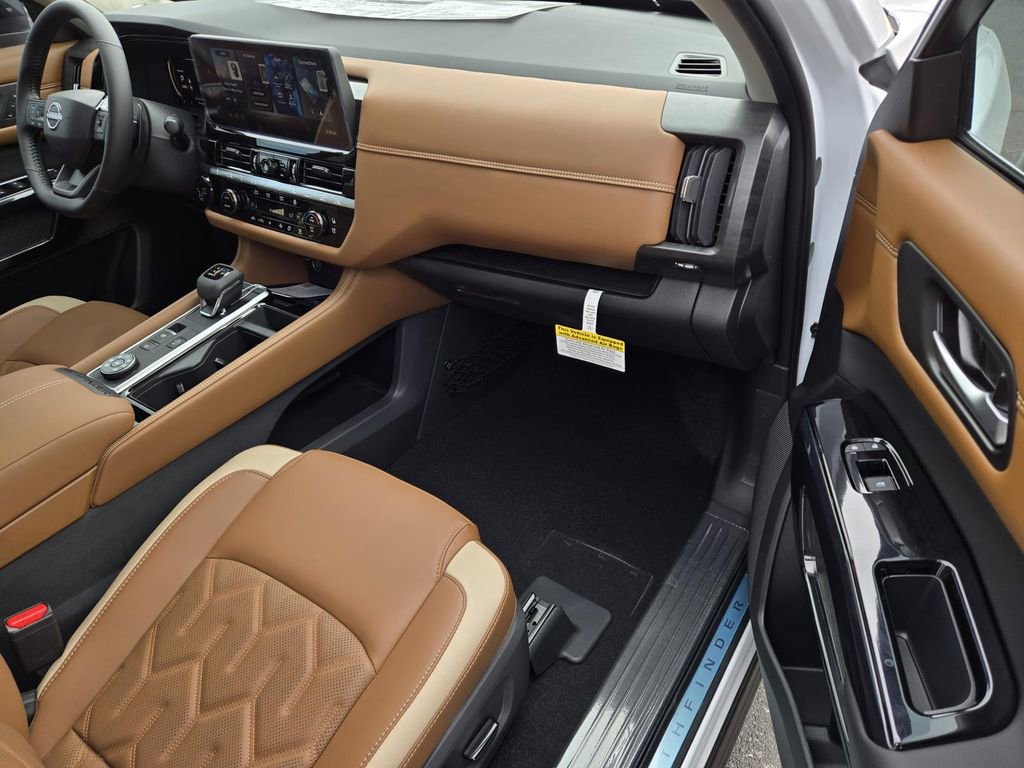 New 2026 Nissan Pathfinder Platinum image 7