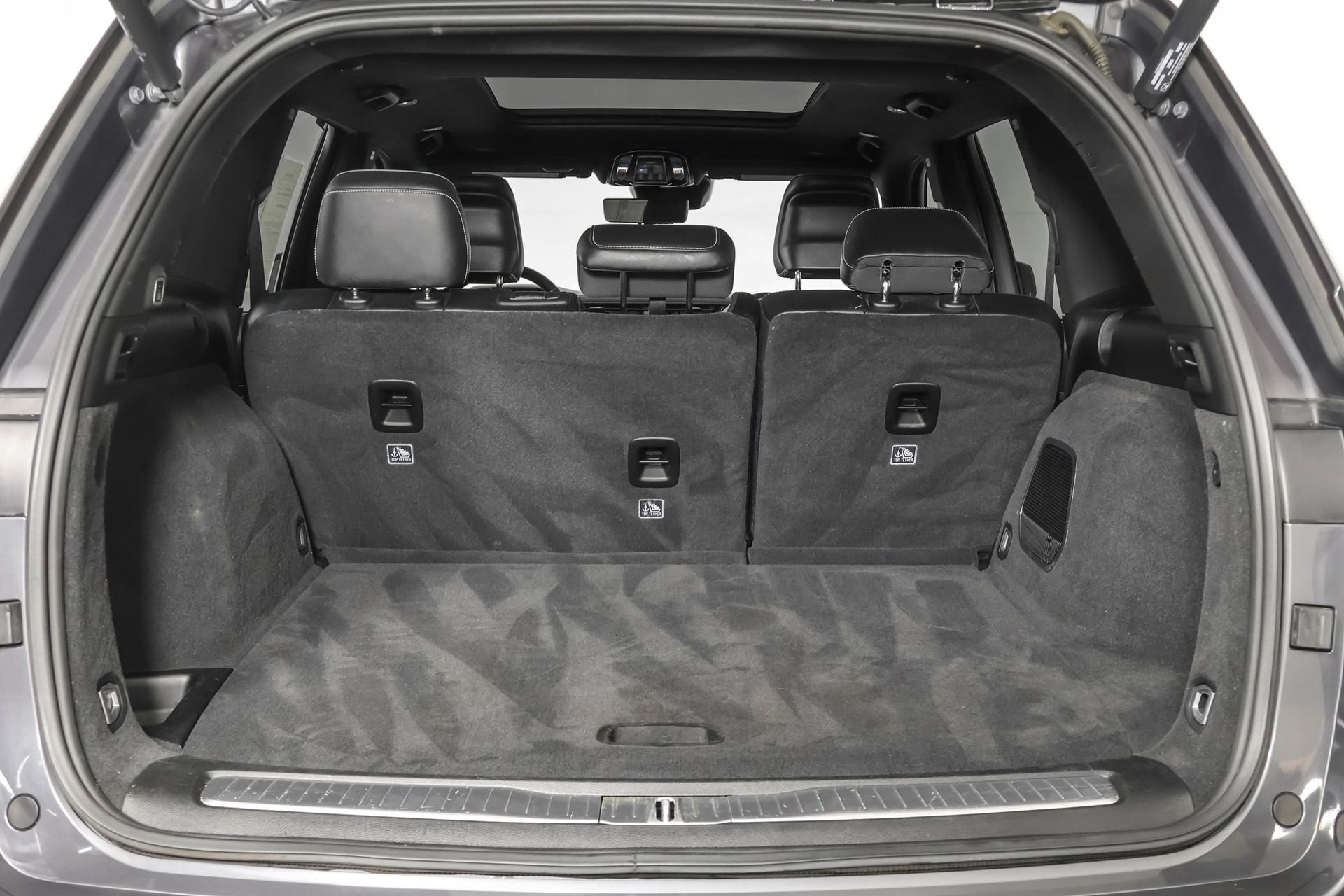 Used 2022 Jeep Grand Cherokee Overland w/ Luxury Tech Group IV image 43