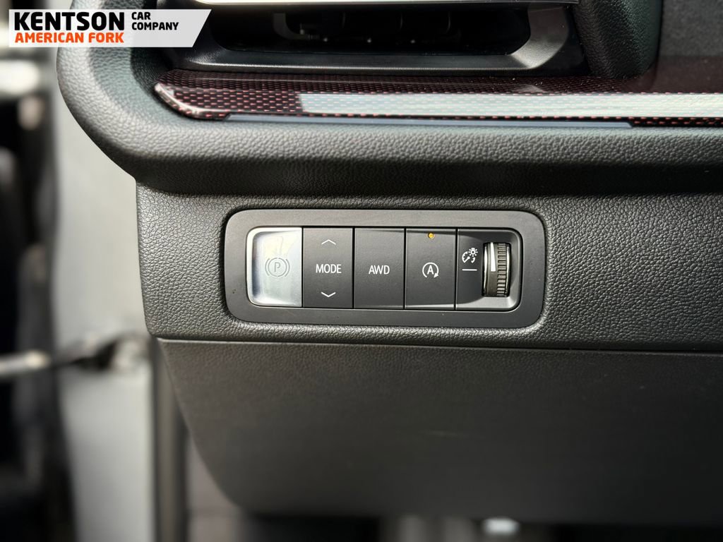 Used 2025 Chevrolet Traverse Z71 AWD/4WD image 18