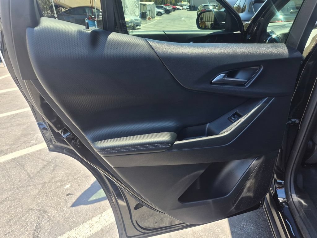 Used 2025 Chevrolet Equinox LT AWD/4WD image 15