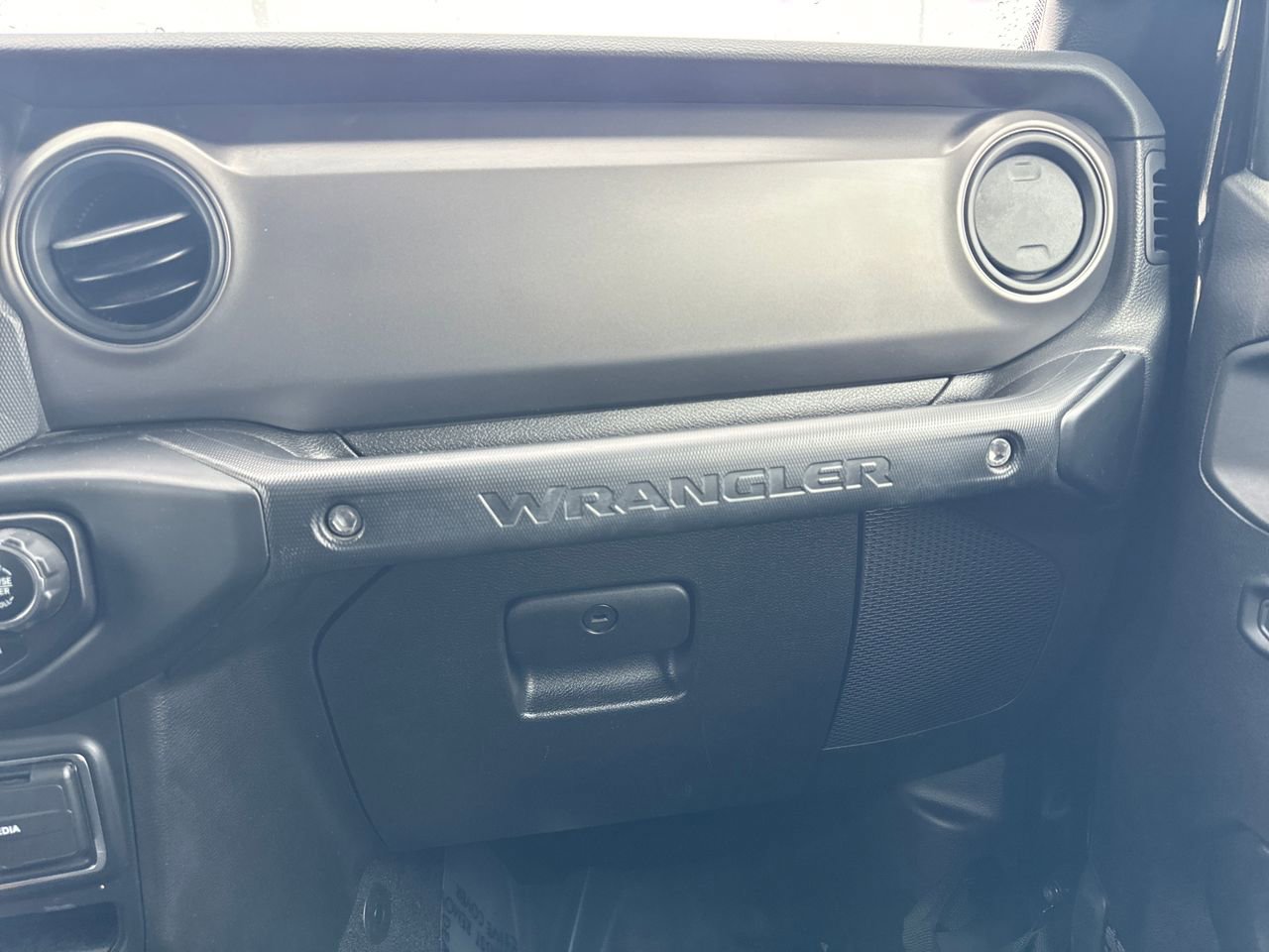 Used 2022 Jeep Wrangler Unlimited Sport image 29