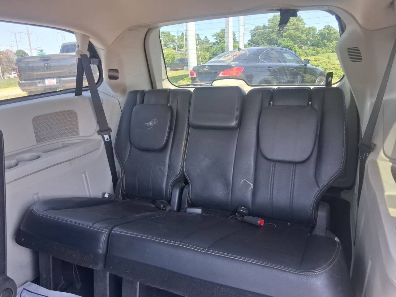 Used 2012 Chrysler Town & Country Touring w/ Entertainment Group #1 FWD image 10