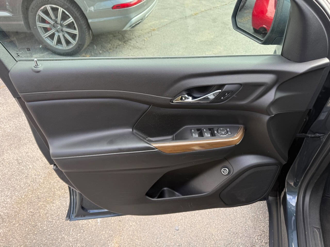 Used 2019 GMC Acadia SLE w/ Driver Alert Package I image 15