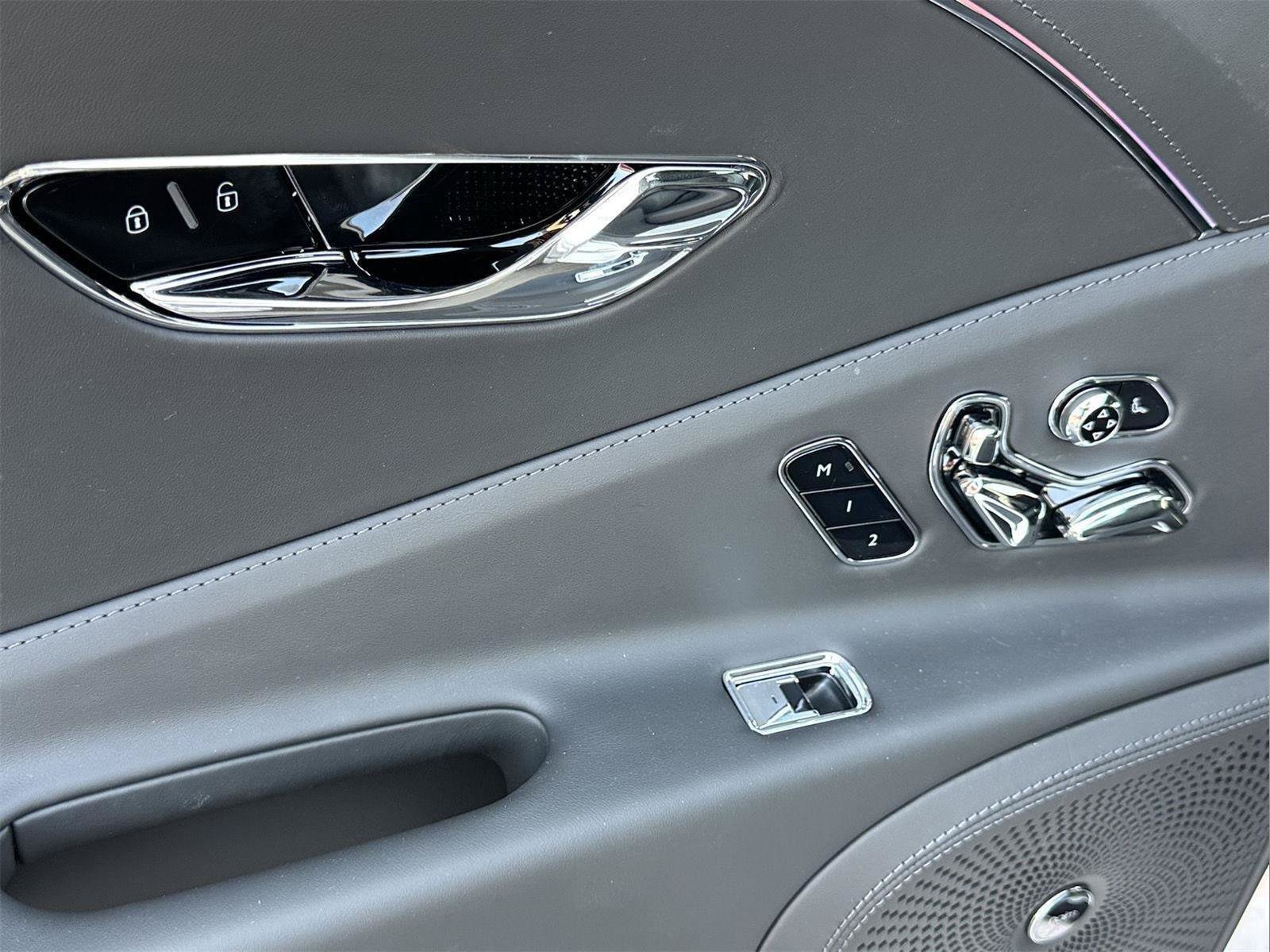 New 2026 Bentley Flying Spur V8 AWD/4WD image 31