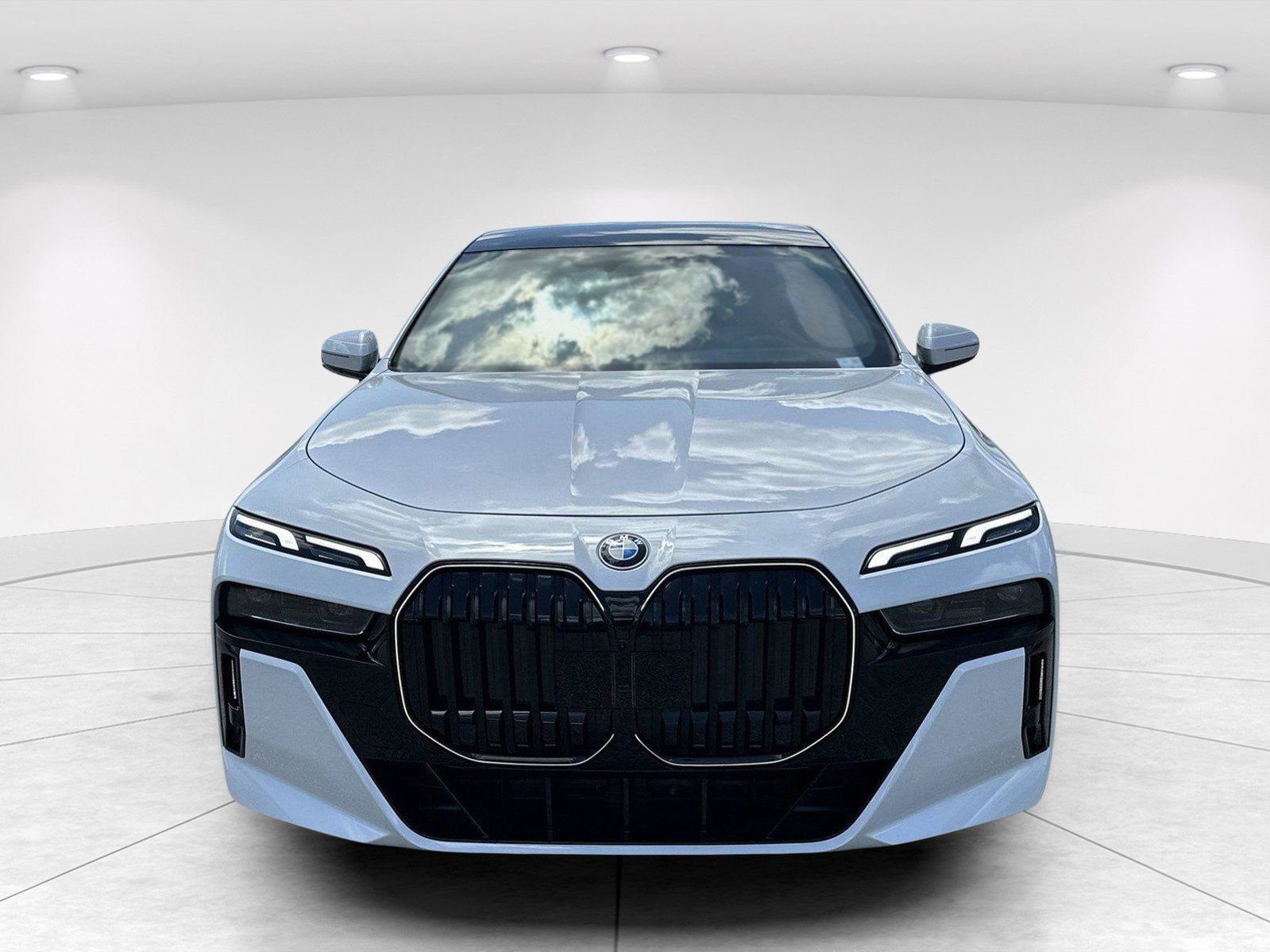 New 2026 BMW 740i xDrive AWD/4WD image 2
