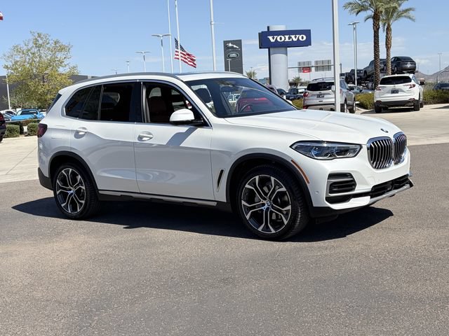Used 2023 BMW X5 xDrive40i w/ Executive Package AWD/4WD image 3