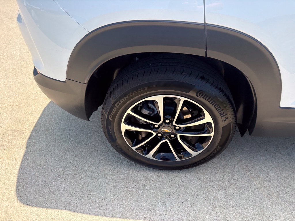 Used 2026 Chevrolet TrailBlazer LT w/ LT Cold Weather Package FWD image 46