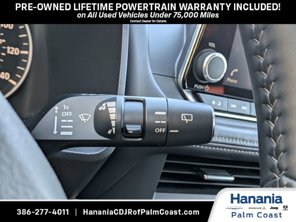 Used 2025 Nissan Rogue SV FWD image 31