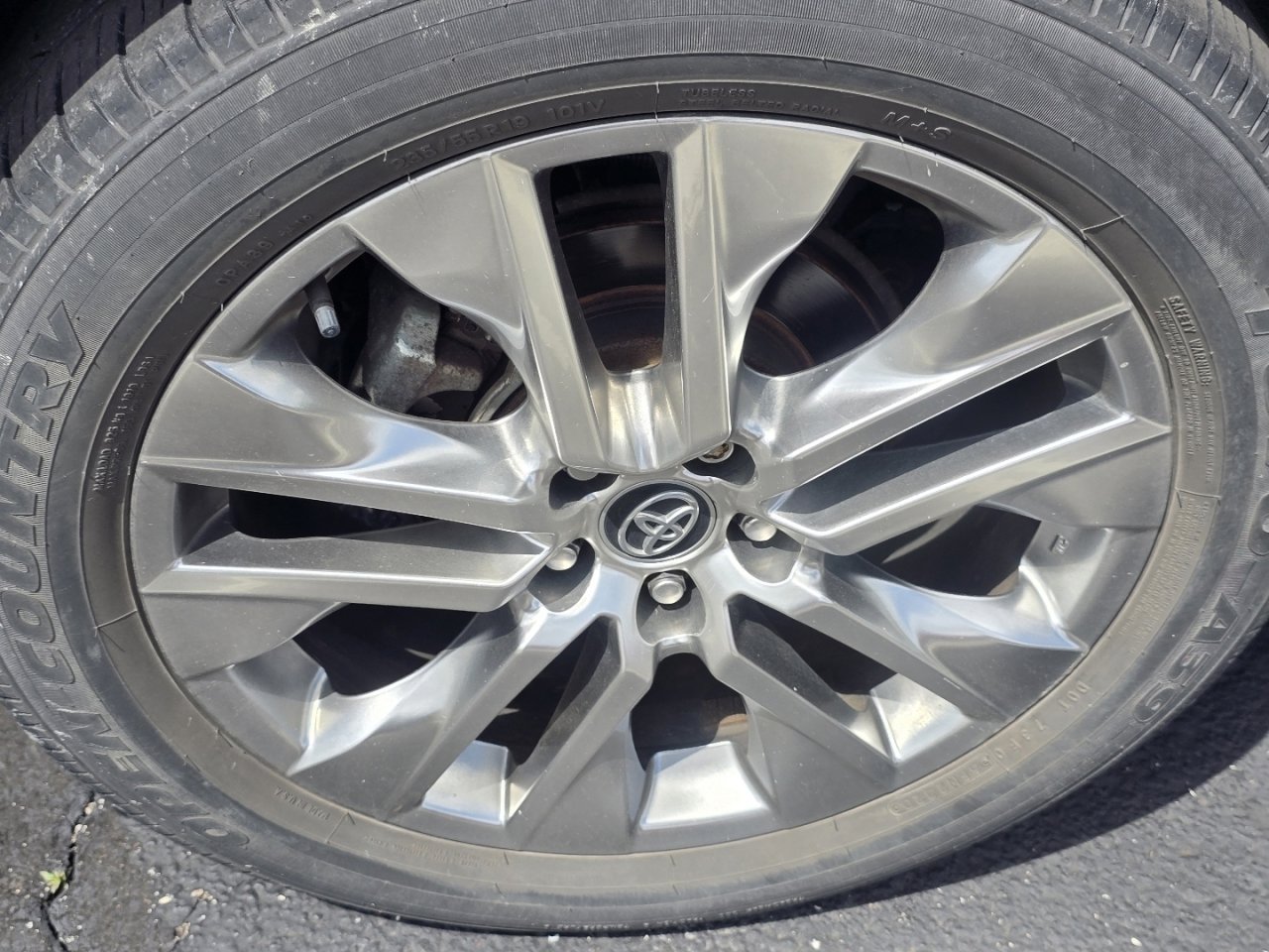 Certified 2020 Toyota RAV4 XLE Premium AWD/4WD image 9
