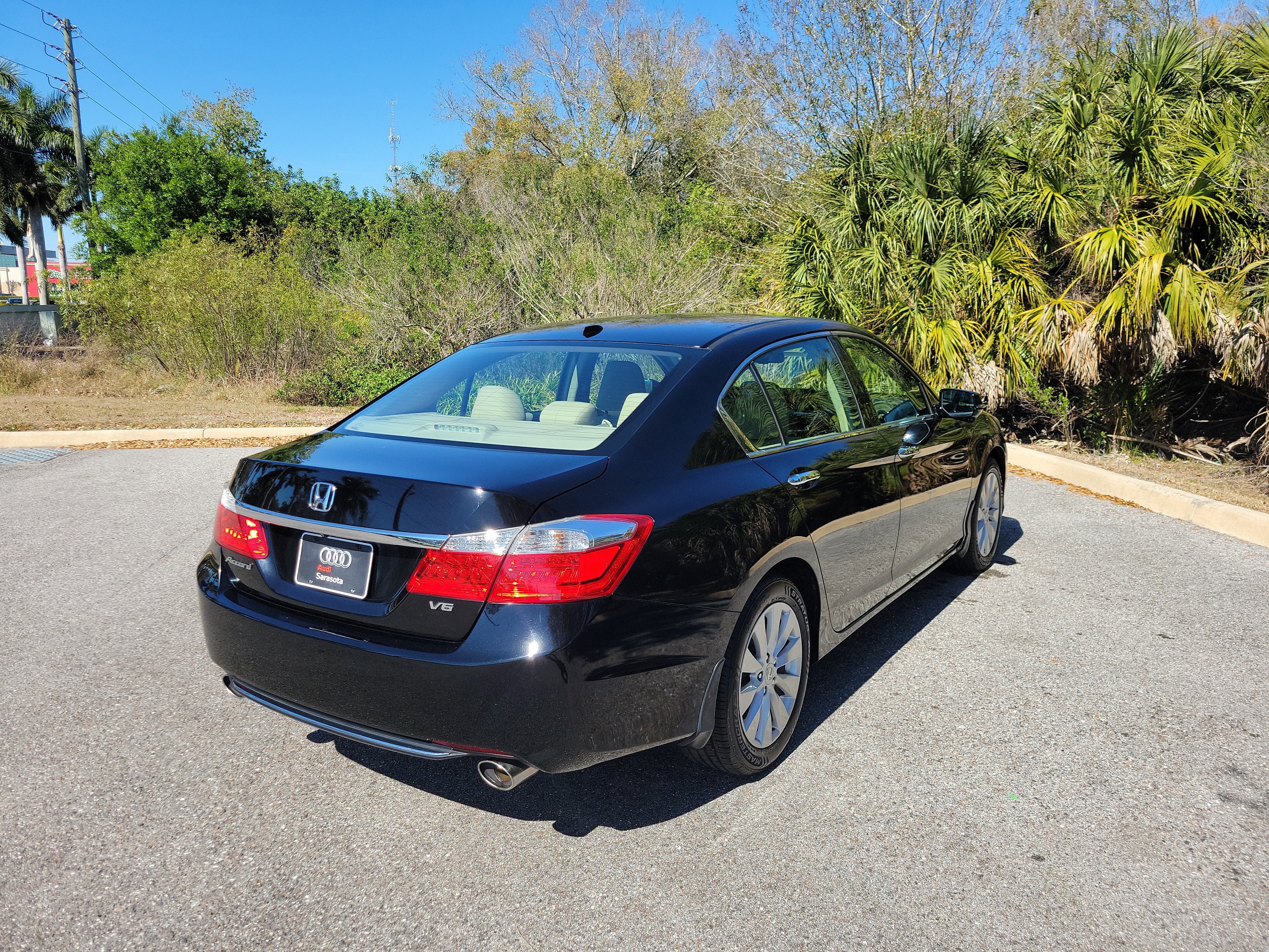 Used 2015 Honda Accord EX-L image 4