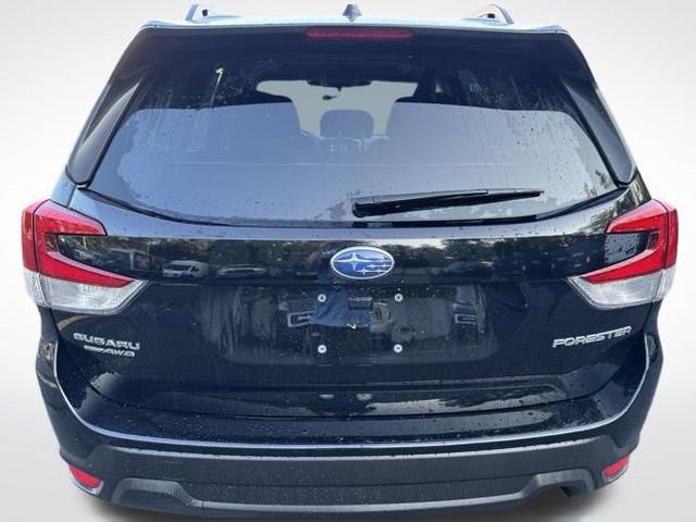 Used 2023 Subaru Forester Premium image 5