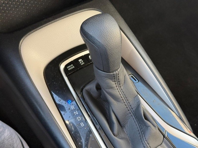 Used 2021 Toyota Corolla LE image 28