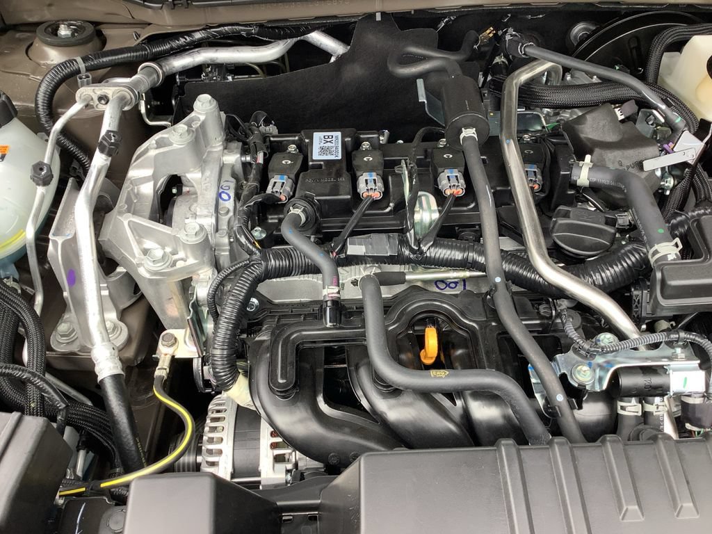 New 2026 Nissan Kicks SR w/ Cold Weather Package AWD/4WD image 9