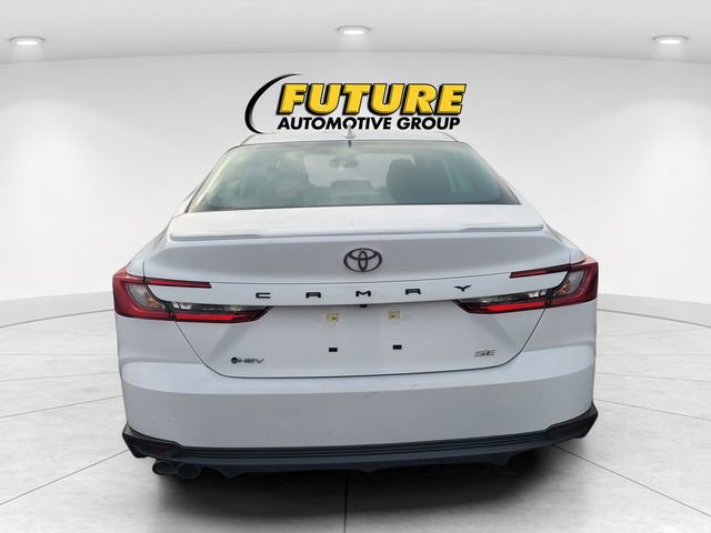Used 2025 Toyota Camry SE image 4