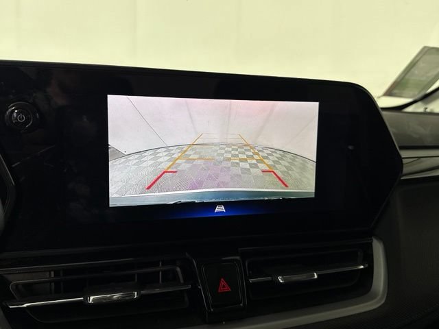 Used 2024 Chevrolet TrailBlazer LT w/ LT Cold Weather Package FWD image 17