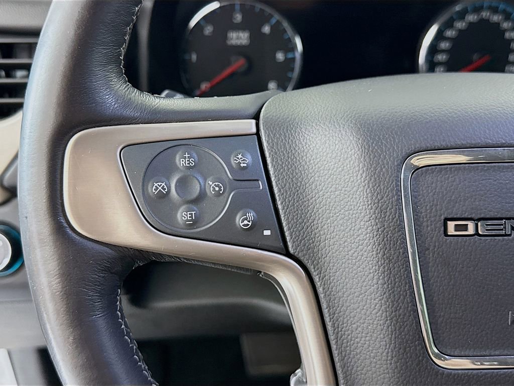 Used 2018 GMC Yukon Denali image 11