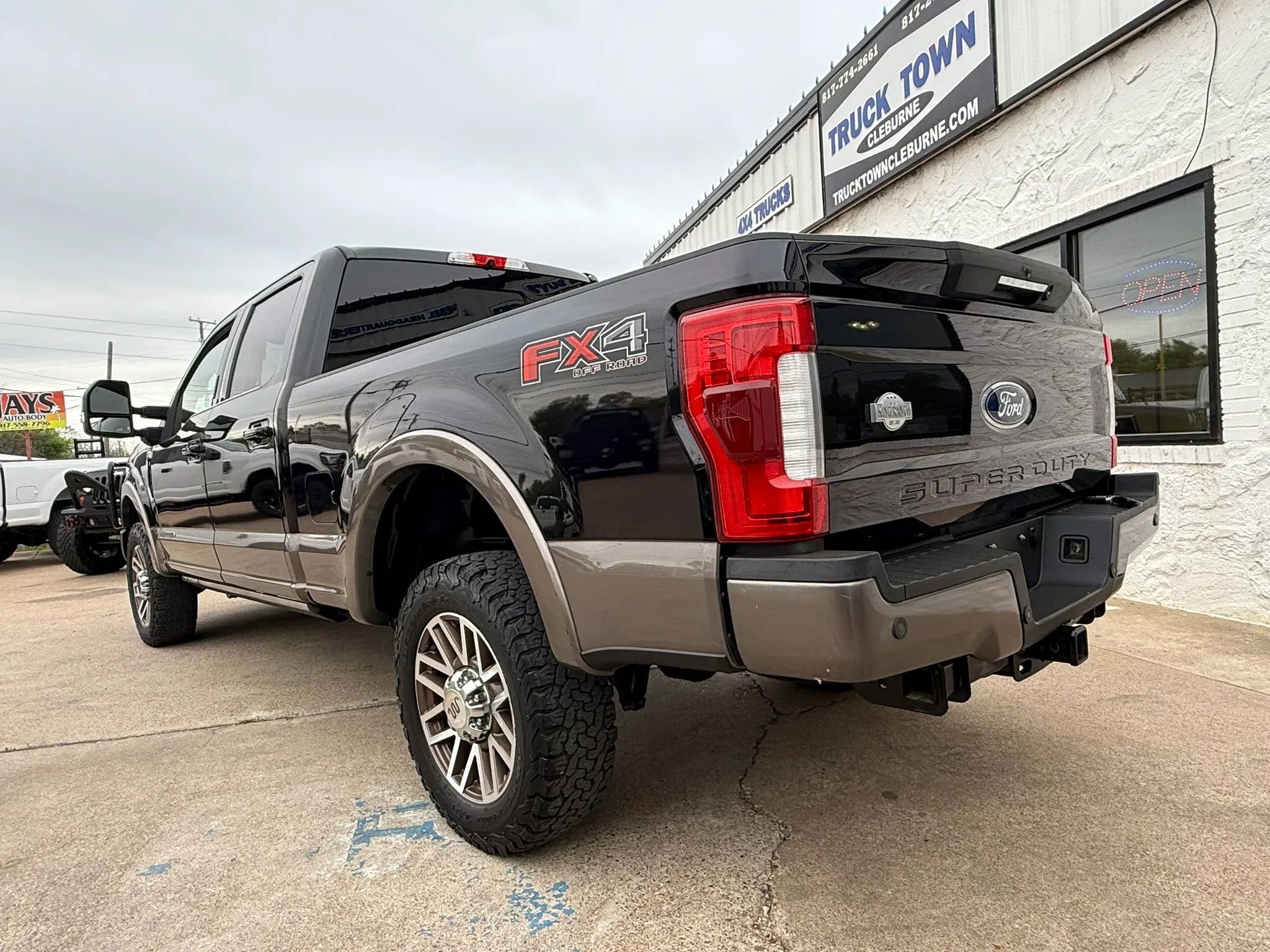 Used 2019 Ford F250 King Ranch w/ King Ranch Ultimate Package AWD/4WD image 2