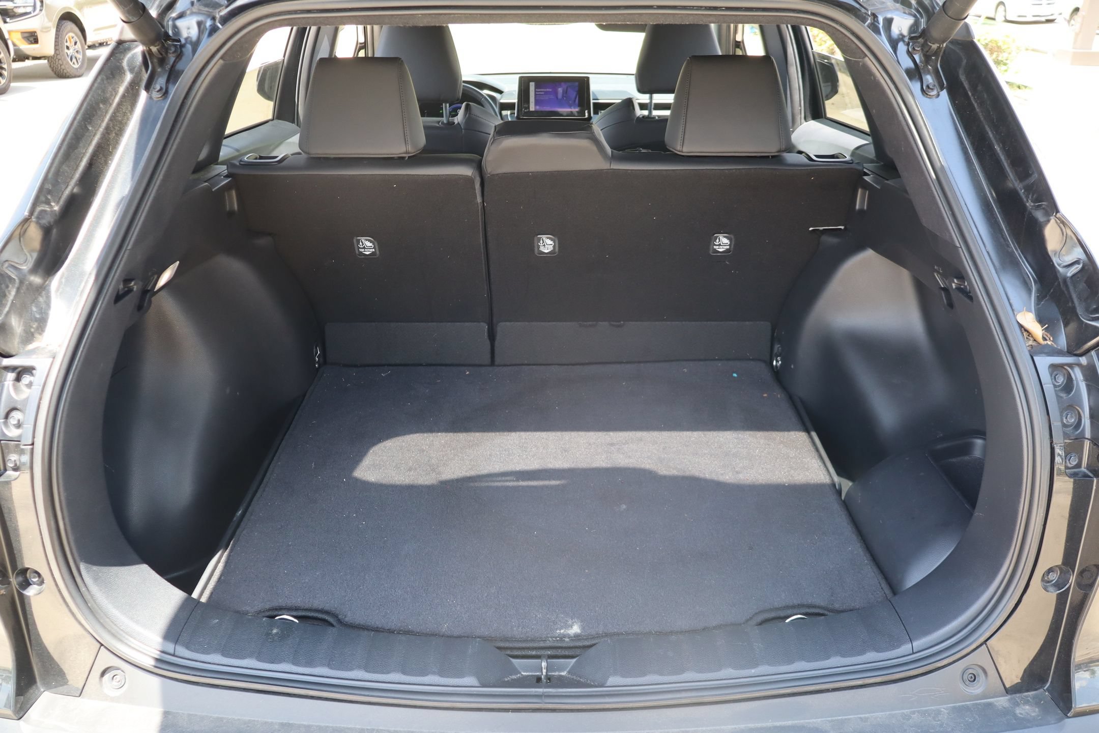 Used 2025 Toyota Corolla Cross AWD Hybrid w/ Convenience Package image 28