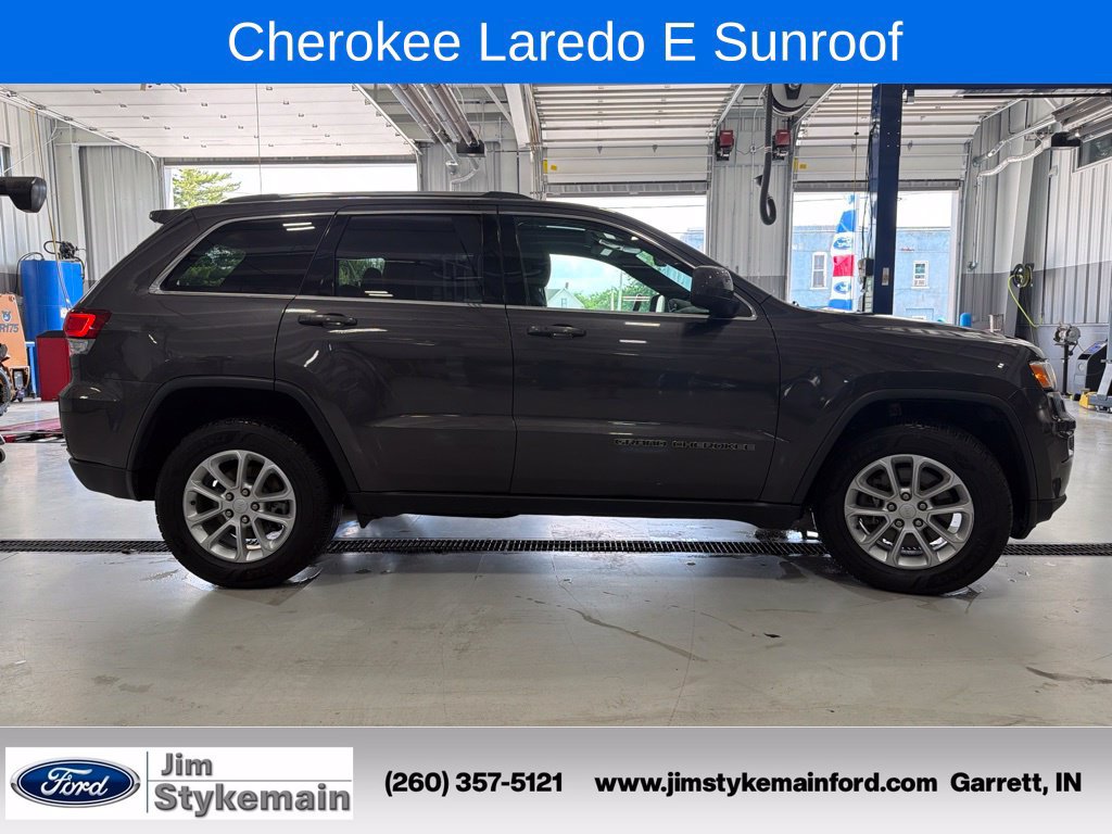 Used 2021 Jeep Grand Cherokee Laredo w/ Security & Convenience Group AWD/4WD image 13