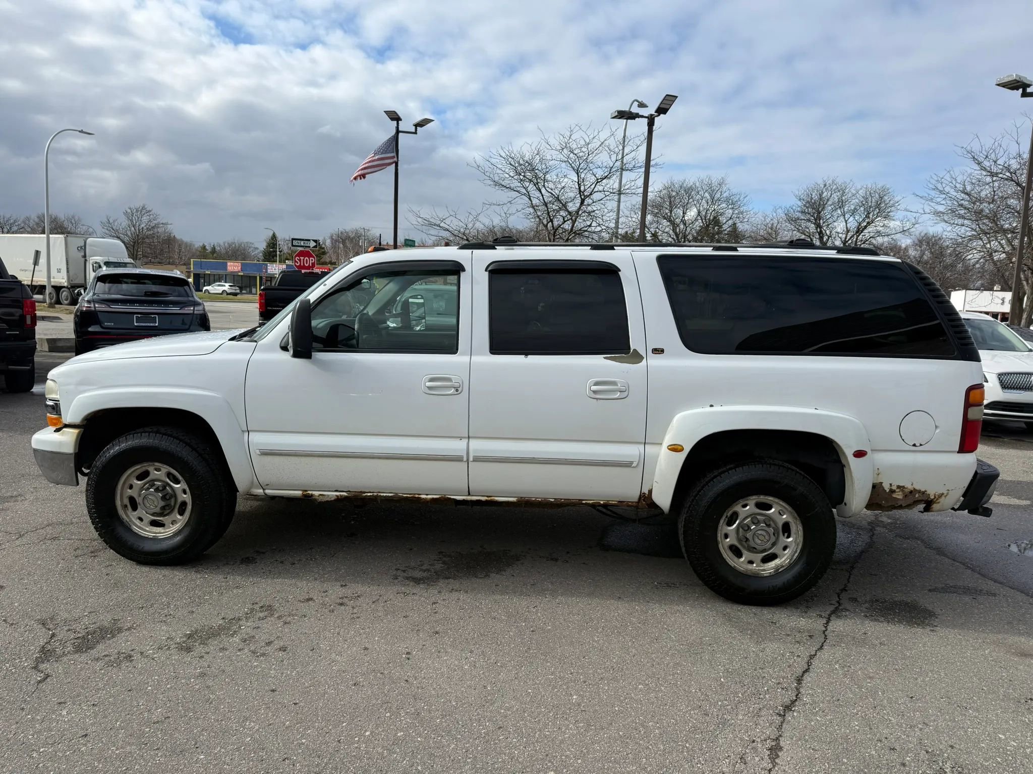 Used 2003 Chevrolet Suburban 2500 LT w/ LT Preferred Equipment Group AWD/4WD image 8