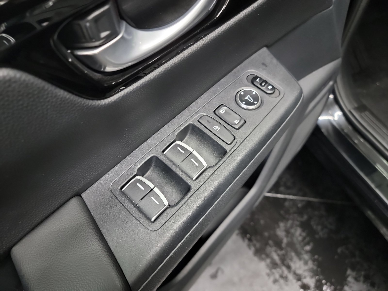 Used 2024 Honda CR-V EX-L image 14