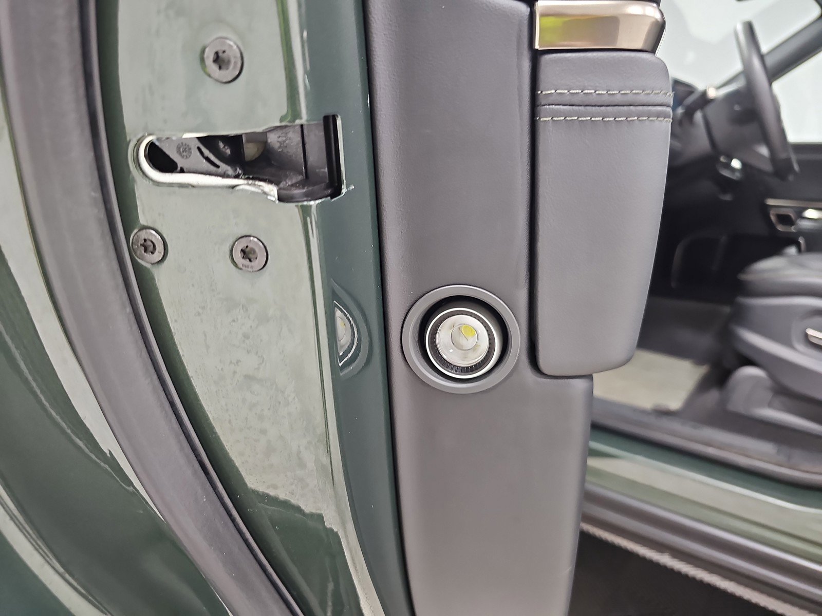 Used 2022 Rivian R1T Adventure image 30