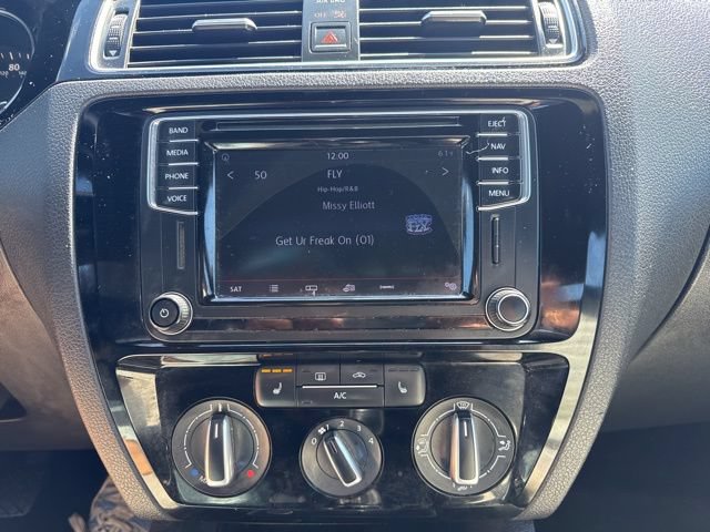Used 2016 Volkswagen Jetta Sport FWD image 23