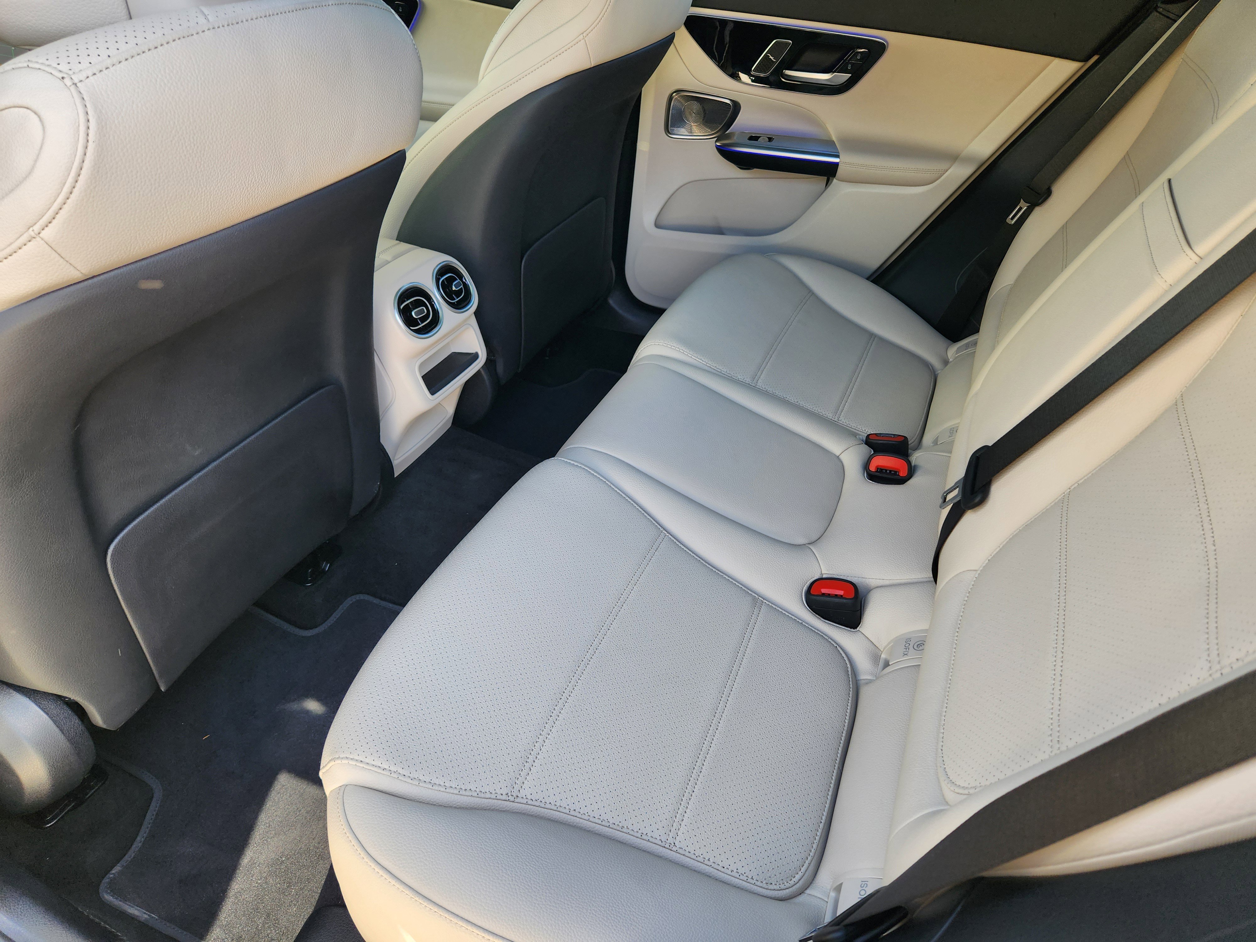 Used 2025 Mercedes-Benz GLC 300 300 image 28