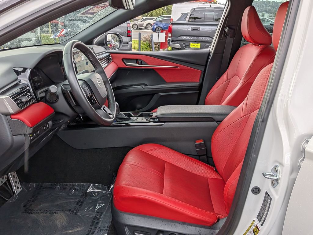 Used 2025 Toyota Camry XSE FWD image 15