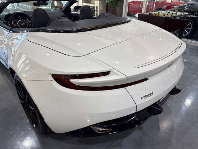 Used 2019 Aston Martin DB11 Volante image 38