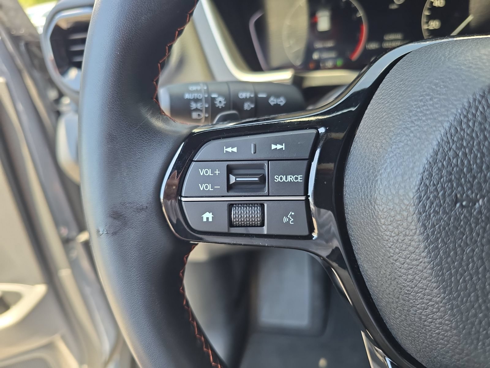 Certified 2025 Honda Pilot Sport image 22
