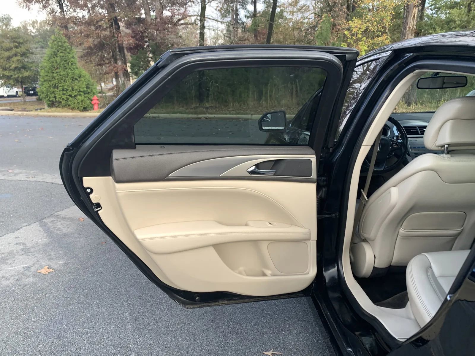 Used 2018 Lincoln MKZ Premiere image 25