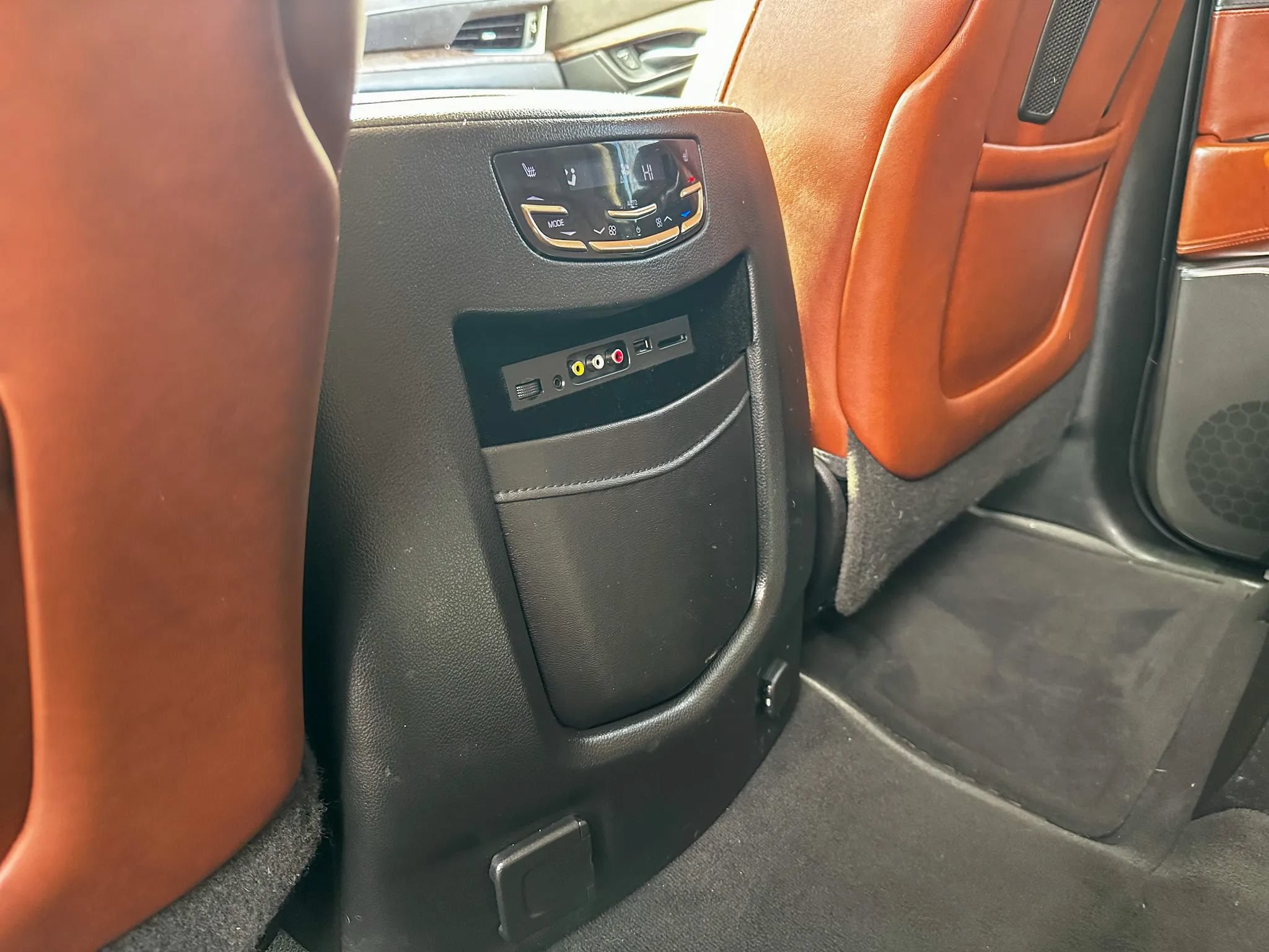 Used 2016 Cadillac Escalade Premium AWD/4WD image 32