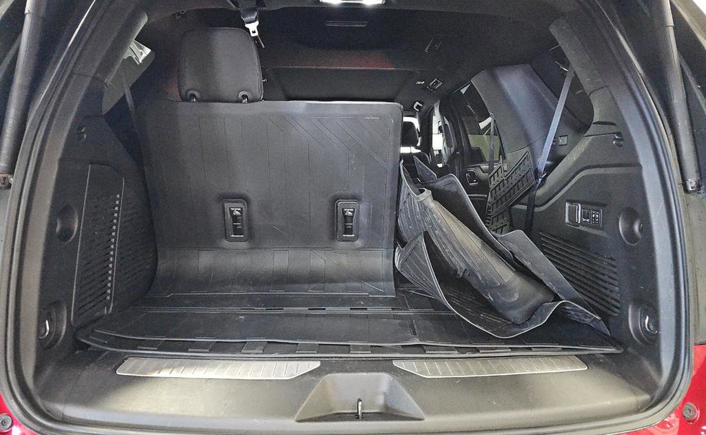 Used 2023 Chevrolet Tahoe Z71 w/ Luxury Package image 18