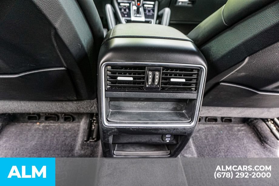 Used 2023 Porsche Cayenne AWD/4WD image 30