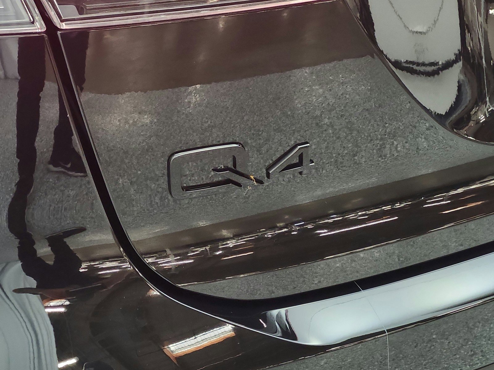 Used 2024 Audi Q4 e-tron Prestige w/ Black Optic Package image 24