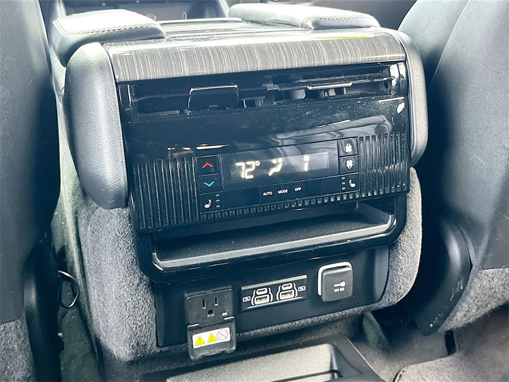 Used 2022 Jeep Wagoneer Series III w/ Premium Group I image 27