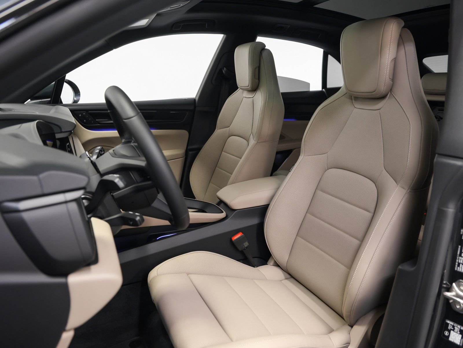 New 2026 Porsche Macan 4 Electric image 5