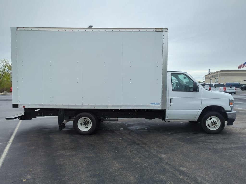 New 2024 Ford E-450 and Econoline 450 Super Duty w/ Power Windows & Locks Group RWD image 3
