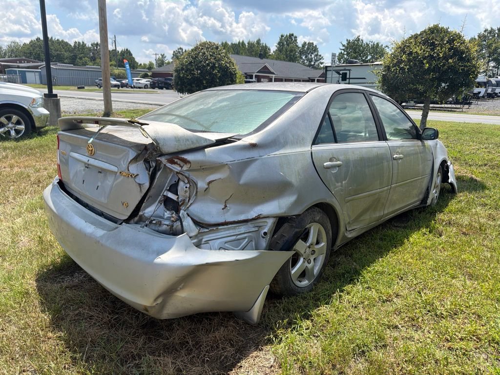 Used 2004 Toyota Camry SE FWD image 3