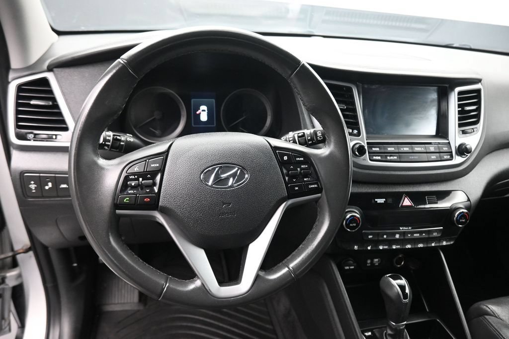 Used 2016 Hyundai Tucson Limited w/ Option Group 03 AWD/4WD image 15