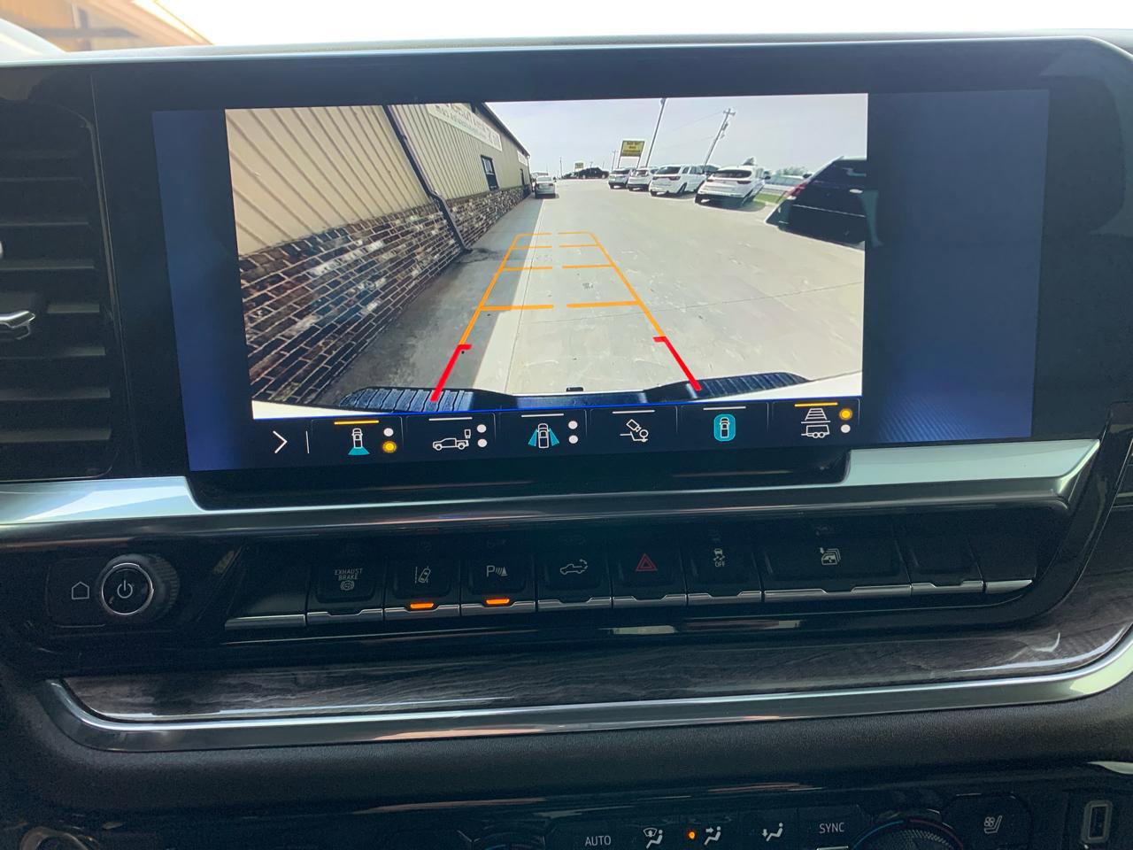 Used 2025 Chevrolet Silverado 2500 LTZ w/ LTZ Convenience Package image 32