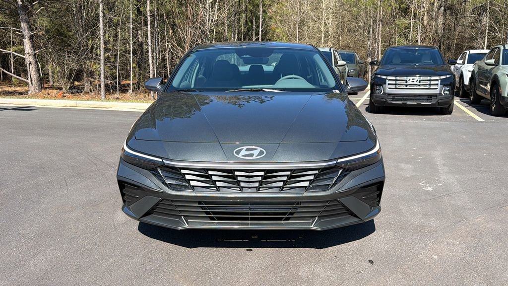New 2026 Hyundai Elantra SE image 2