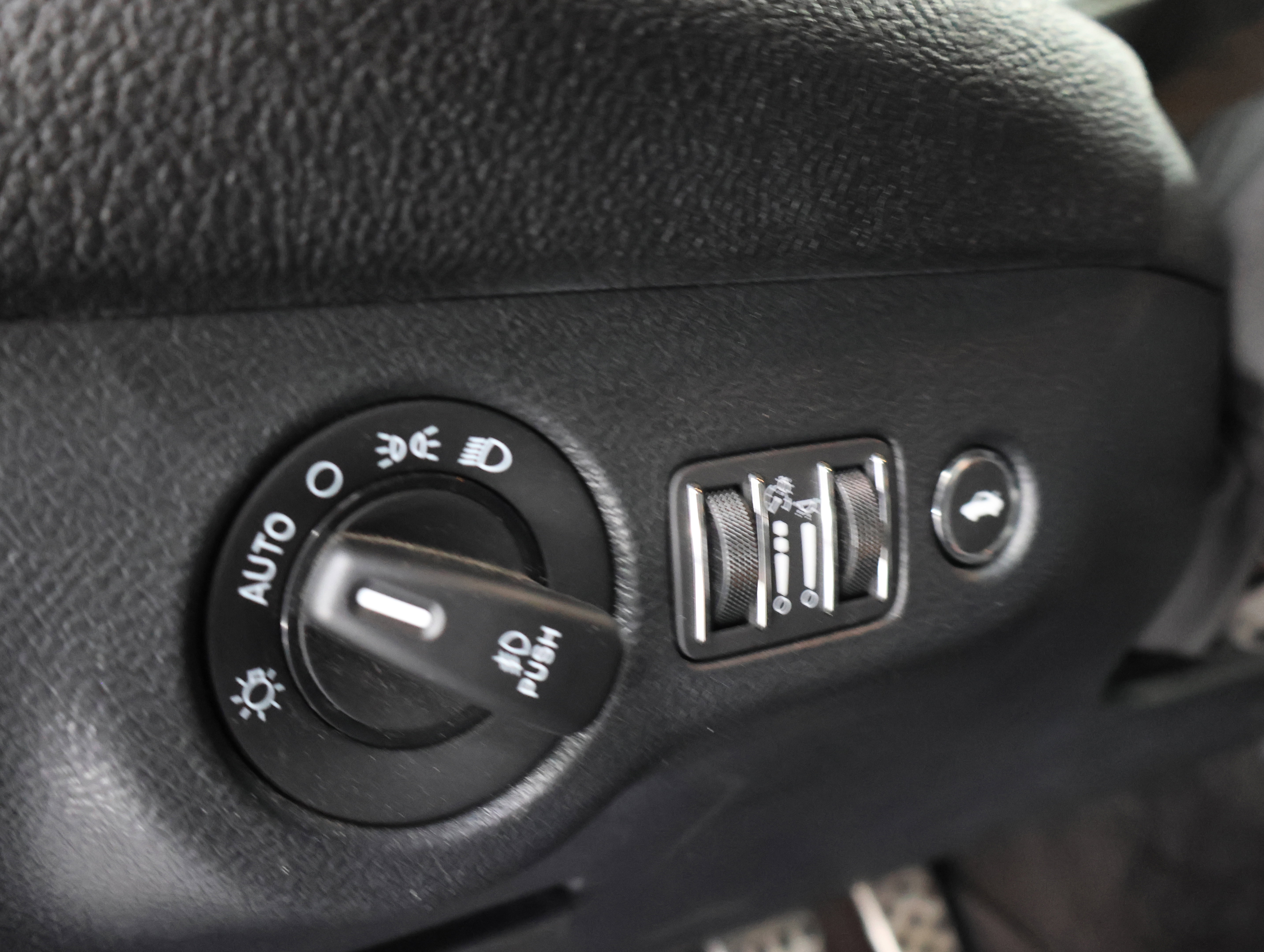 Used 2018 Dodge Challenger SRT w/ Technology Group image 35