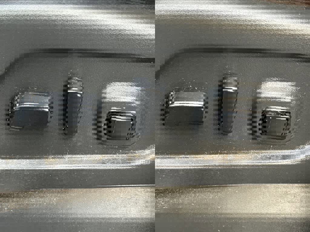 Used 2021 Nissan Titan Platinum Reserve w/ Moonroof Package image 19